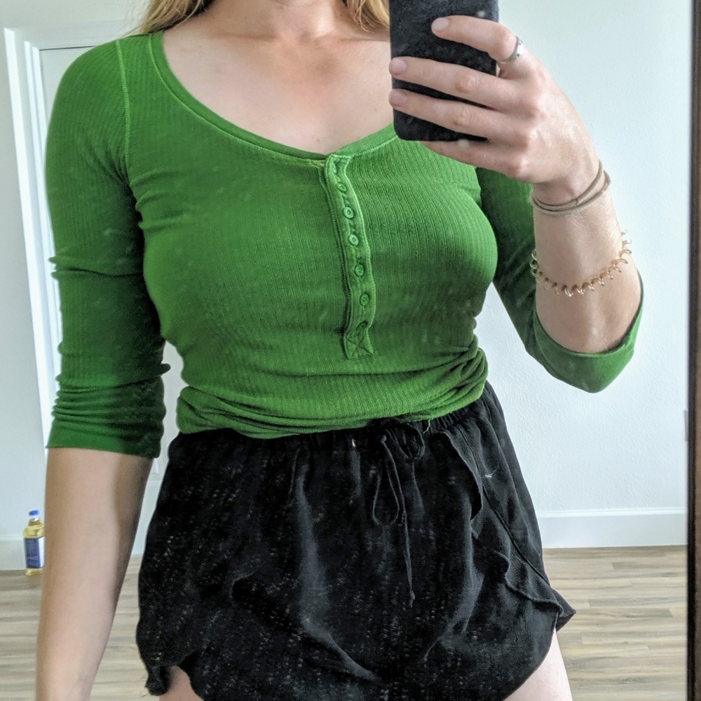 Green, ripped, 3/4 sleeve shirt